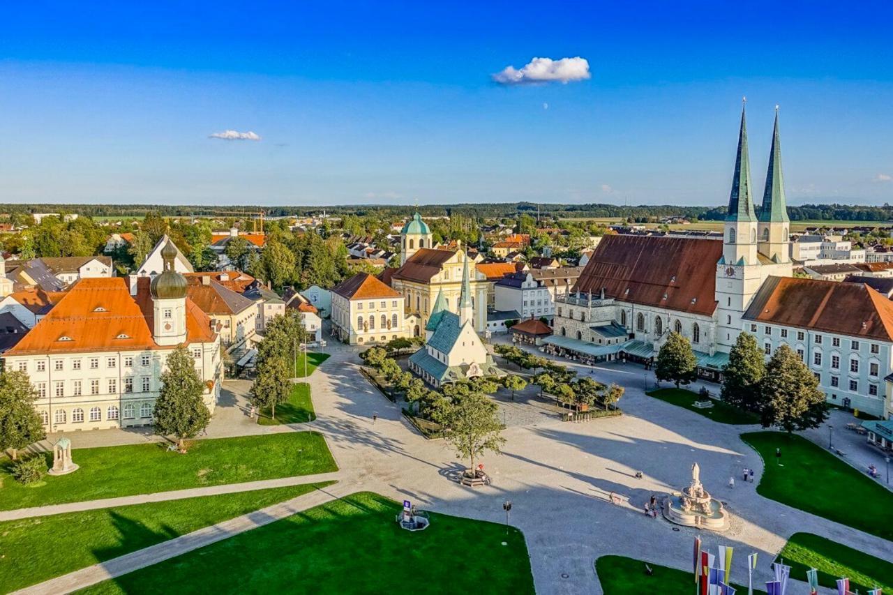C4S Come4Stay Altoetting - 3-Zi Whg I Zentrale Lage I Parkplatz I Balkon I Wifi I Smarttv I 1 Kingsize, 1 Queensize Bett I Office Arbeitsplatz I Wohnbereich Mit Couch Und Essbereich I Voll Ausgestattete Kueche I Nespresso Exterior foto