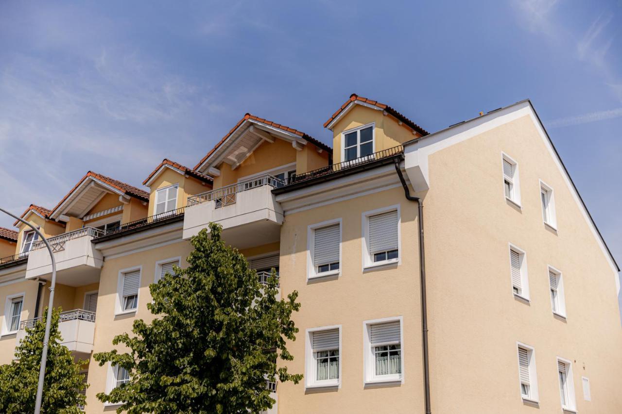 C4S Come4Stay Altoetting - 3-Zi Whg I Zentrale Lage I Parkplatz I Balkon I Wifi I Smarttv I 1 Kingsize, 1 Queensize Bett I Office Arbeitsplatz I Wohnbereich Mit Couch Und Essbereich I Voll Ausgestattete Kueche I Nespresso Exterior foto