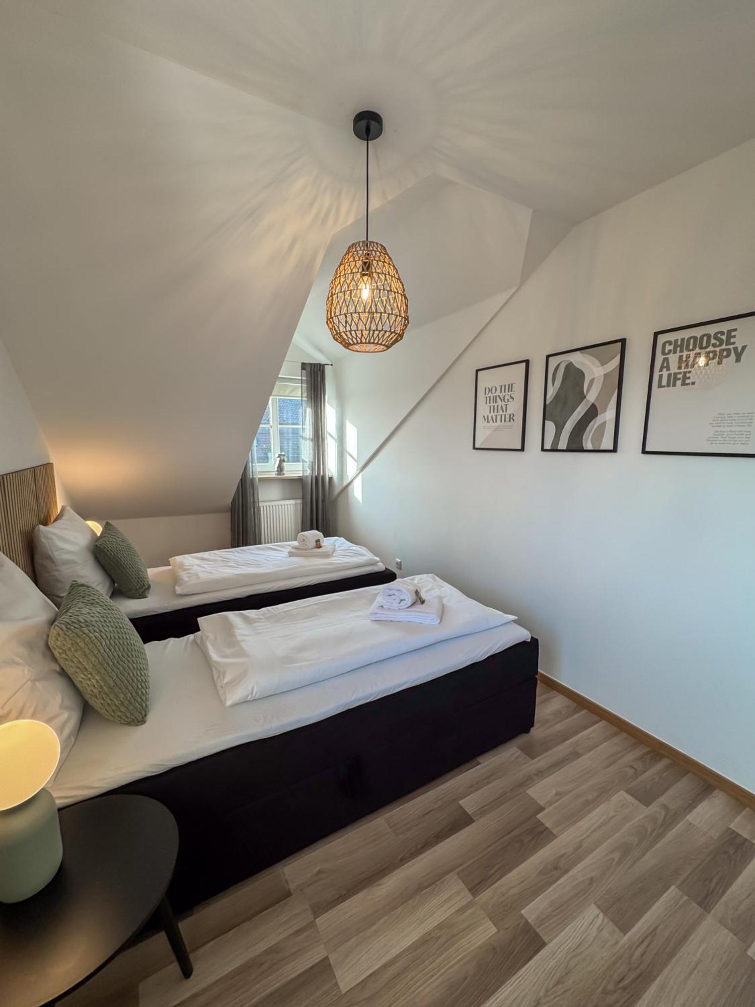 C4S Come4Stay Altoetting - 3-Zi Whg I Zentrale Lage I Parkplatz I Balkon I Wifi I Smarttv I 1 Kingsize, 1 Queensize Bett I Office Arbeitsplatz I Wohnbereich Mit Couch Und Essbereich I Voll Ausgestattete Kueche I Nespresso Exterior foto